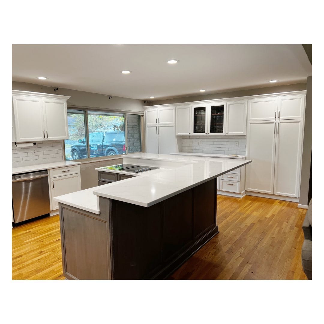 Kitchen layout with large L shaped island